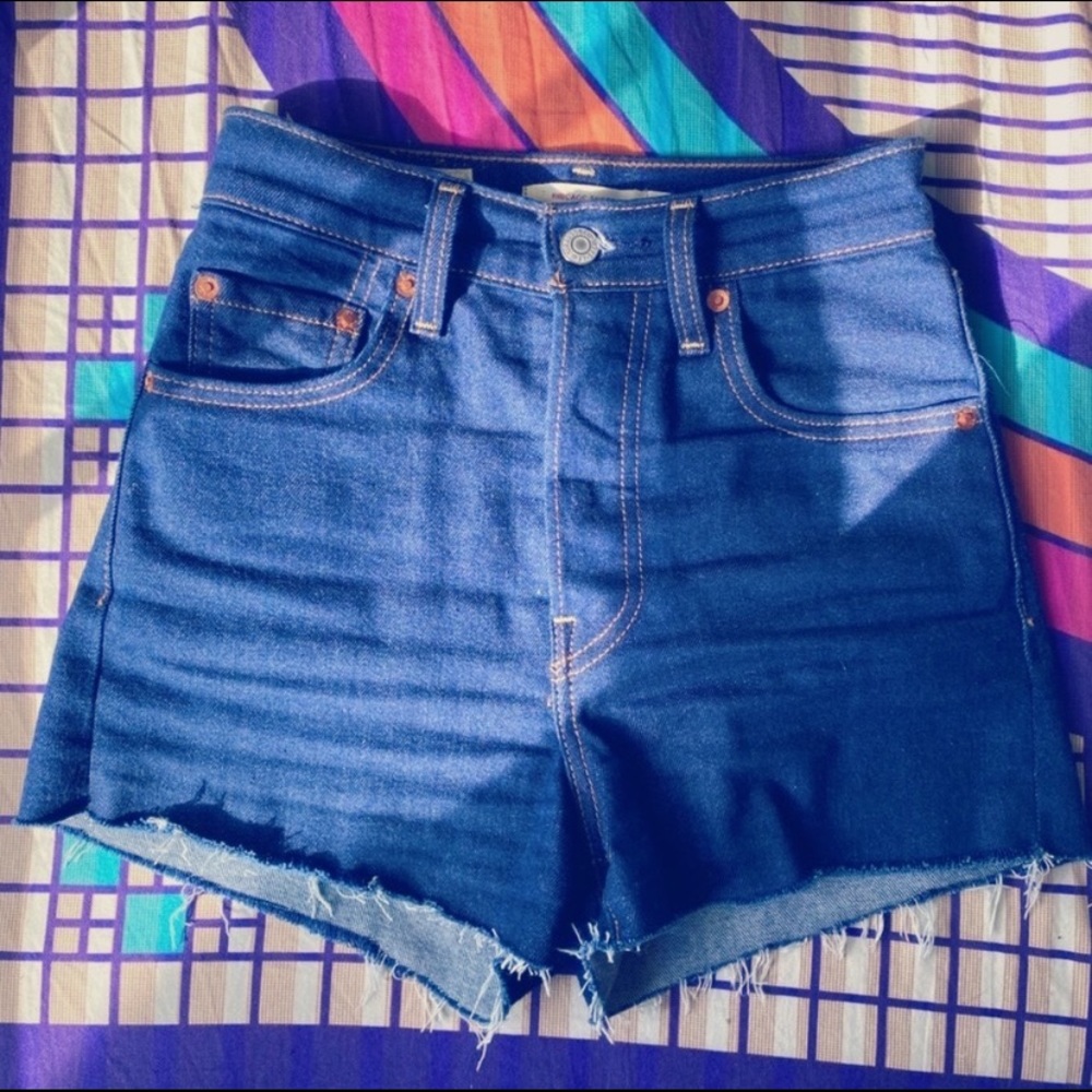 Levi’s Shorts (Ribcage, High rise!)